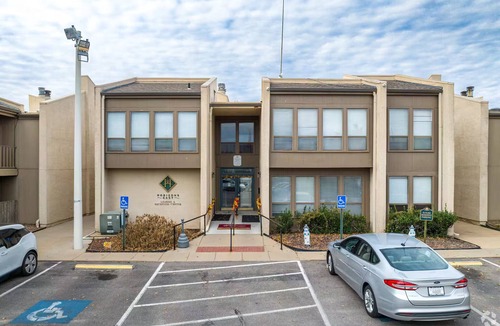 Wichita Apartment | Sleepover | Tasteful 1BD/1BA + Gym - Wichita