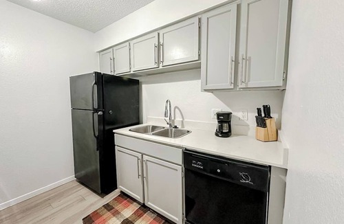 Windsor Park Apartment | Sleepover | Welcoming 1BD/1BA + Gym - Austin TX
