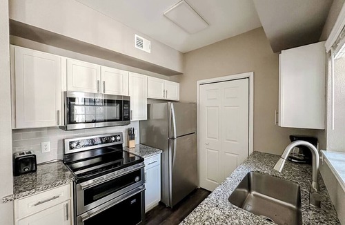 South Side Apartment | Sleepover | Wonderful 1BD/1BA+ Gym- Corpus Christi