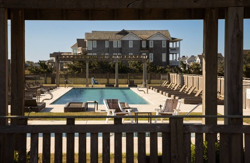 Duck House | Sleeps 10 | 4 BR Vacation Home | Beach Access