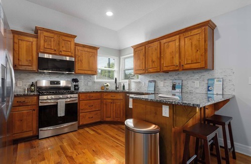 Shawnee House | Sleeps 10 4BR Game Room+2 Living Spaces Shawnee