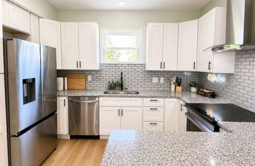West Columbus Apartment | Sleeps 10 4BR Home Perfect for Groups & Families