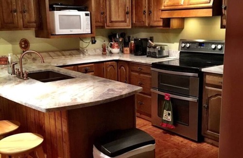 Champion House | Sleeps 10| Fireplace | Pool Table |Ski resort