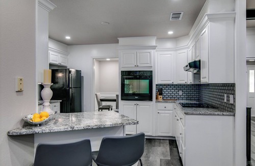 Texarkana House | Sleeps 10; great location; dog friendly w/fenced in back yard