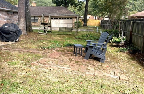 Texarkana House | Sleeps 10; great location; dog friendly w/fenced in back yard