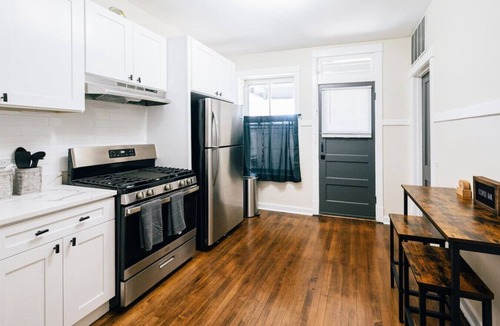 Logan Square Apartment | Sleeps 10 - Heart of Logan Square 3BR + Garage & Patio