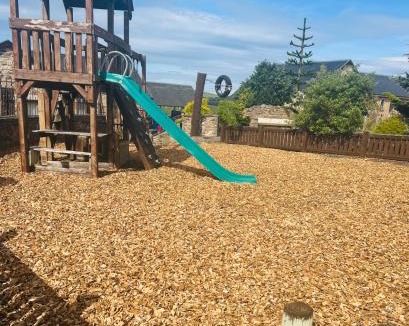 Heriot House | Sleeps 10 - Hot tub - Pool Table - Play Park