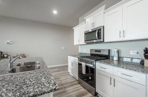 Odessa House | Sleeps 10 - New Build - Arcade Games + Fire Pit