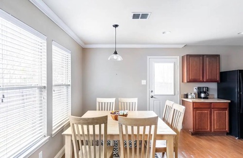 Fate House | Sleeps 10*Pet Friendly*Kid Friendly*Near Dallas