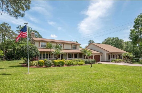 Westchase House | Sleeps 10 / pet friendly/pool/plus game room