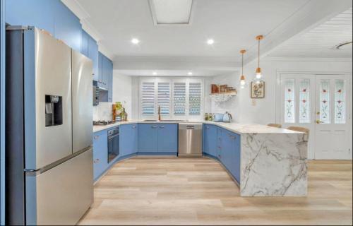 Ipswich House | Sleeps 10 - Pool - 5 Bedrooms