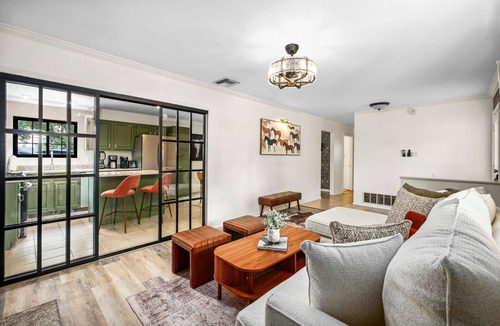 North San Antonio - SAT House | Sleeps 10 - Pool - Hot Tub - Fire Pit - Playground