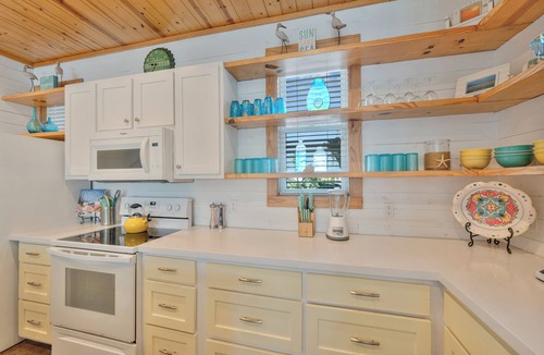 Old Town House | Sleeps 10 Quiet Shared Pool 2 Min Drive to Beach Family Friendly Porch