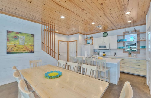 Old Town House | Sleeps 10 Quiet Shared Pool 2 Min Drive to Beach Family Friendly Porch