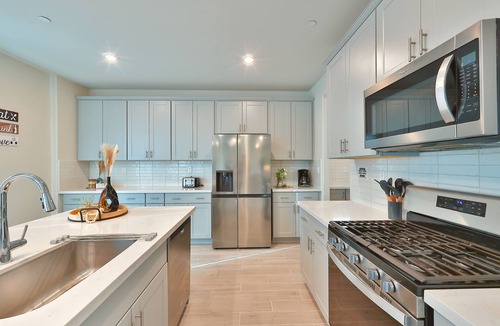 Pleasant Grove House | Sleeps ~10 -Roseville 5-Beds 3-Baths Family-Friendly Gem