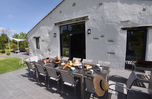 Chateauneuf House | Sleeps 10 with private indoor heated pool