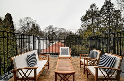 Meridian-Kessler House | Sleeps 11- Rooftop Balcony!