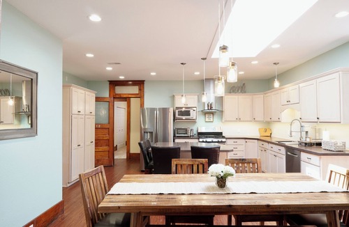 Sidney Apartment | Sleeps 11+