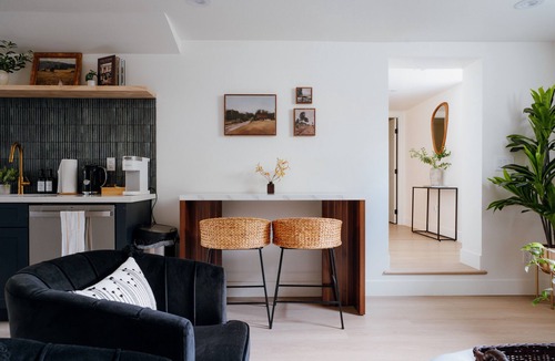 Judkins Park House | Sleeps 12 · 3-Kitchen · Walk to Link Light Rail