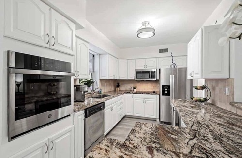 Pembroke Pines House | Sleeps 12 - 4BR World Cup 4 miles Hard Rock Stadium with Pool and Game Room