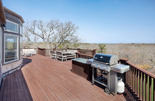 Edgartown House | Sleeps 12, amazing view, tennis court, basketball court, beaches