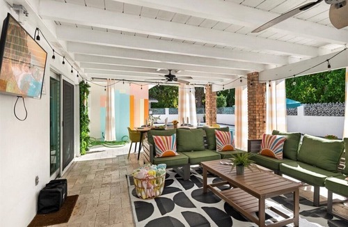 Coral Way Villa | Sleeps 12 , huge heated pool & spa, near Brickell.