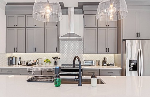 Eastwood House | *SLEEPS 12* Keep the Secret *EAST NASH1* 4BR* 4BA*