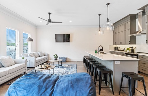 Eastwood House | *SLEEPS 12* Keep the Secret *EAST NASH2* 4BR* 4BA*