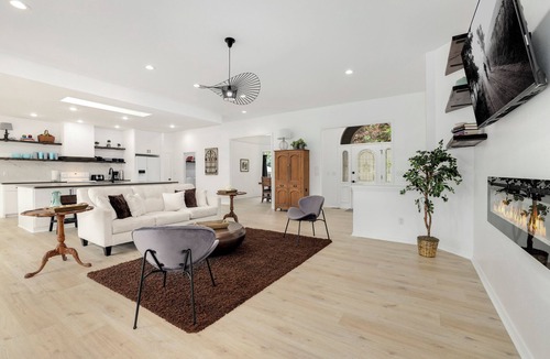 Bella Vista House | Sleeps 12+Lake Views+Game Console+Spacious Layout