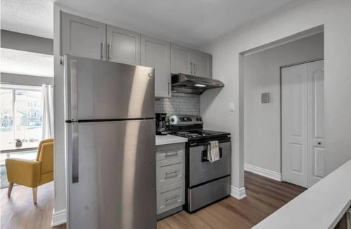 Long Sault Apartment | Sleeps 12 Pet Wifi 10 mins to Cornwall