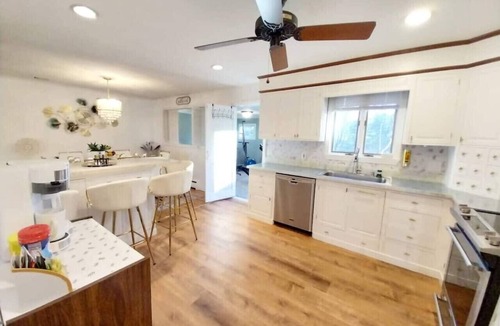 Wolcott House | Sleeps 12 - Pool - Grill