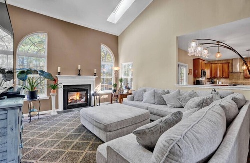 East Stroudsburg Apartment | Sleeps 12 | Sauna+Bar+Basement Game Room+Fire Pit