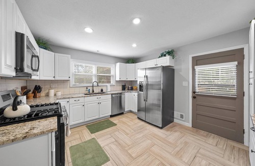 Lee's Summit House | Sleeps 13 4Bedrooms + Pets OK + Near FIFA