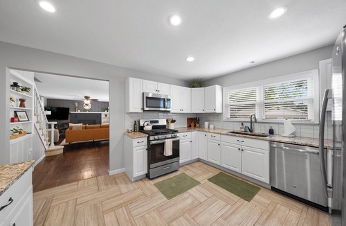 Lee's Summit House | Sleeps 13 4Bedrooms + Pets OK + Near FIFA