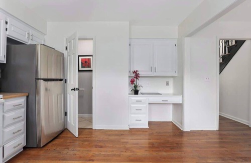 Olathe House | Sleeps 13 5BR Mins From KC|Fenced Yard+Pets|Olathe