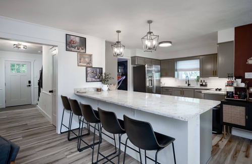 Briarcrest Estates House | Sleeps 14 | 5BR Aggieland Celebration Home