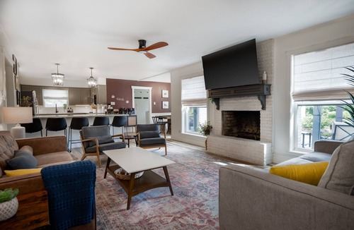 Briarcrest Estates House | Sleeps 14 | 5BR Home with Huge Yard & Games