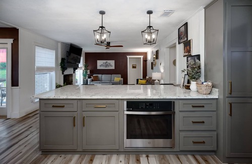 Briarcrest Estates House | Sleeps 14 | 5BR Home with Huge Yard & Games