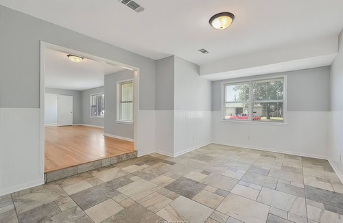 College Station House | Sleeps 14 - Game Day Stay by Kyle Field