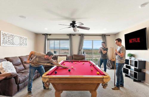 Mesa House | Sleeps 14 Pool Fire Pit Billiards EV Plug