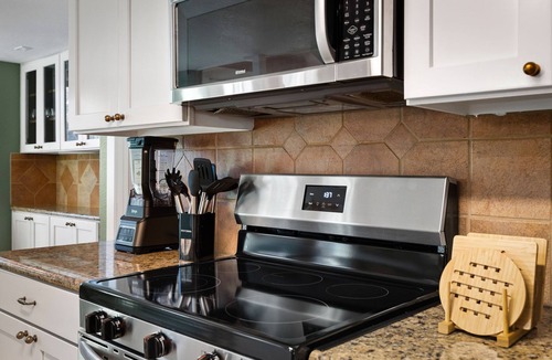 Wetmore House | Sleeps 14 | Pool + Hot Tub | Near Airport