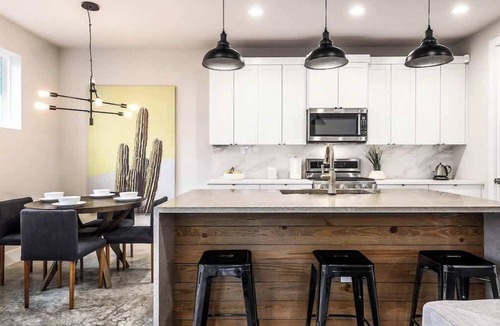 Chestnut House | Sleeps 15 | East Austin Group Retreat