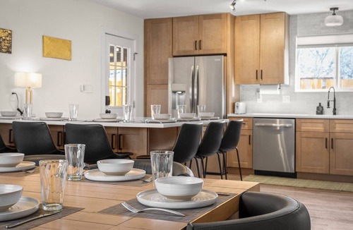 Northwest Arvada House | Sleeps 15-Putting Green-Hot Tub-Theater-Arcade-Near Boulder/Red Rocks