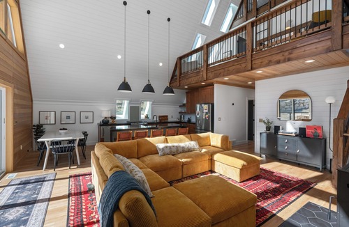 Mount Pleasant Cabin | Sleeps 15, Stunning A-Frame Retreat with Jaw Dropping Views