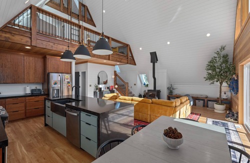 Mount Pleasant Cabin | Sleeps 15, Stunning A-Frame Retreat with Jaw Dropping Views