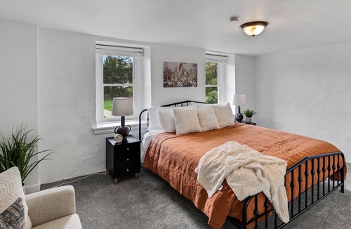 Wagontown House | Sleeps 16+, 2 King Beds, Gated Pool, Hot Tub