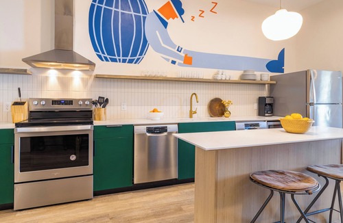 Buena Vista House | Sleeps 16 | 3 Units in Downtown Nashville, Private Balcony | Conway by AvantStay