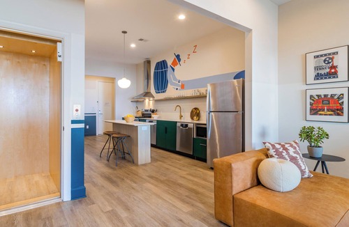Buena Vista House | Sleeps 16 | 3 Units in Downtown Nashville, Private Balcony | Conway by AvantStay
