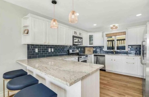 Brookfield House | Sleeps 16! Lake, Dock, Hot Tub, Deck, Fire Pit, Grill