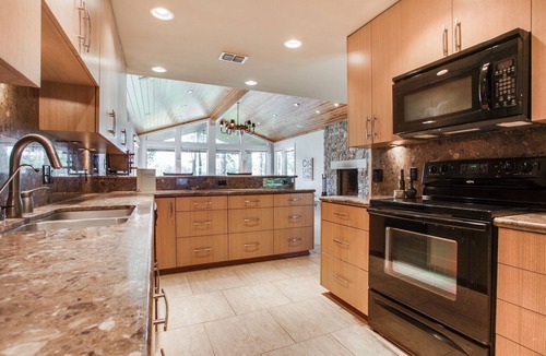 Tool House | Sleeps 16 - Private Dock & Lake Views - Perfect Cedar Creek Family Getaway